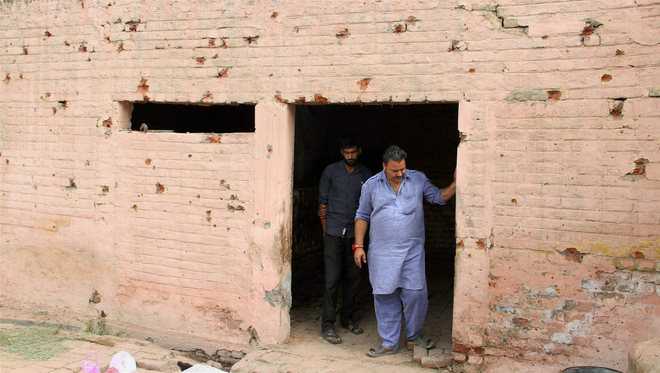 Two BSF men among 5 injured in Pak shelling