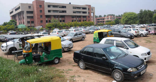 Parking woes at district courts