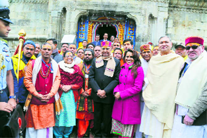President pays obeisance at Kedarnath shrine