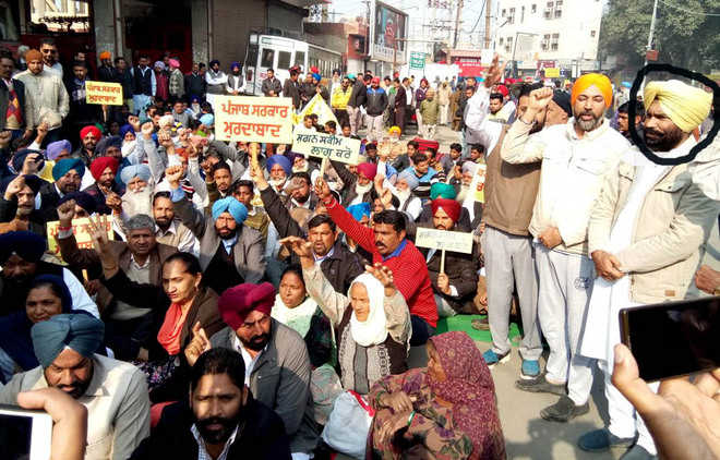 Akali leader at sit-in, but cops fail to nab him