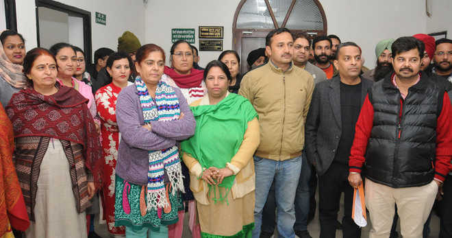 DC office staff go on pen-down strike : The Tribune India