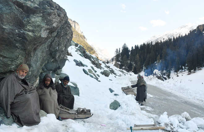 Light snow in Gulmarg, Pahalgam