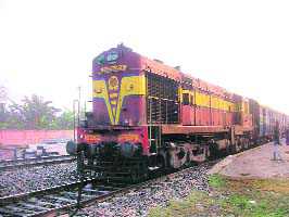 Trains Continue To Arrive Late : The Tribune India