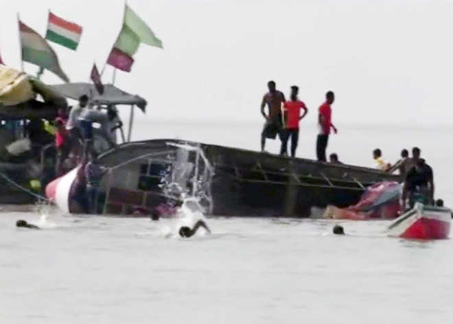 3 girl students drown, 5 missing as boat capsizes in Maharashtra