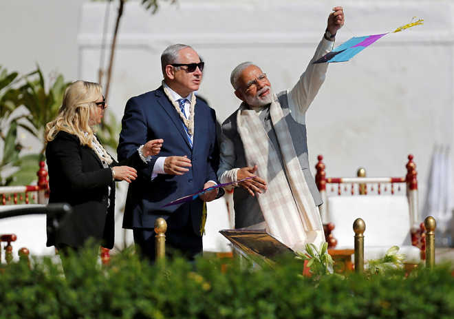 Modi, Netanyahu bond in Gujarat; hold grand roadshow