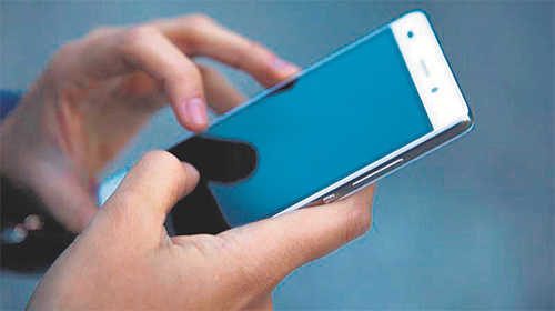 Allow mobile use in flights, says Trai