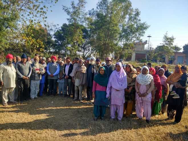 No water for 15 days, people of six villages stage protest