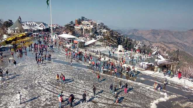 After snowfall, it''s bright sunny in Shimla, Manali