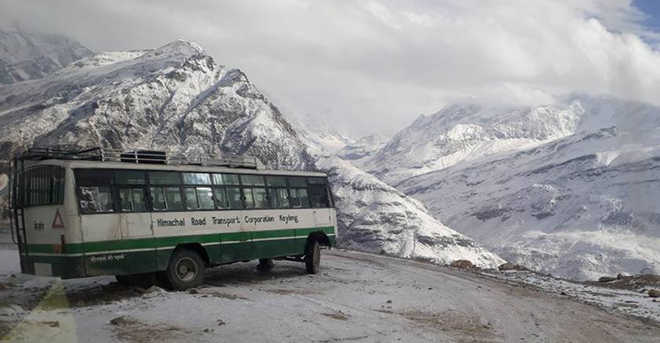 HRTC buses back on road to Lahaul