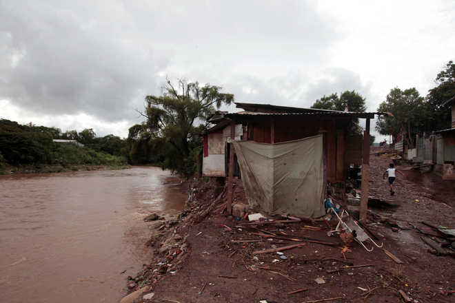 Heavy rain across Central America leaves 12 dead