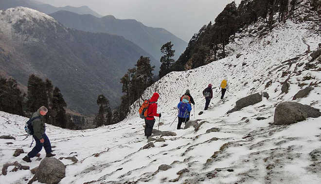At minus 18°C, shepherds still stuck at Bara Bhangal