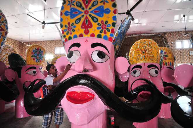 Muslim family from UP comes every year to create ‘Ravana’