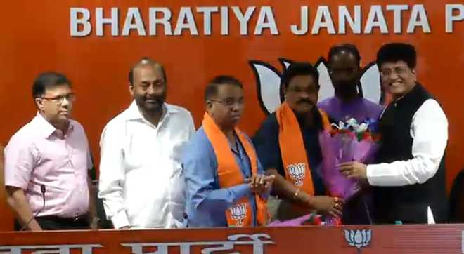 Two Cong MLAs from Goa join BJP
