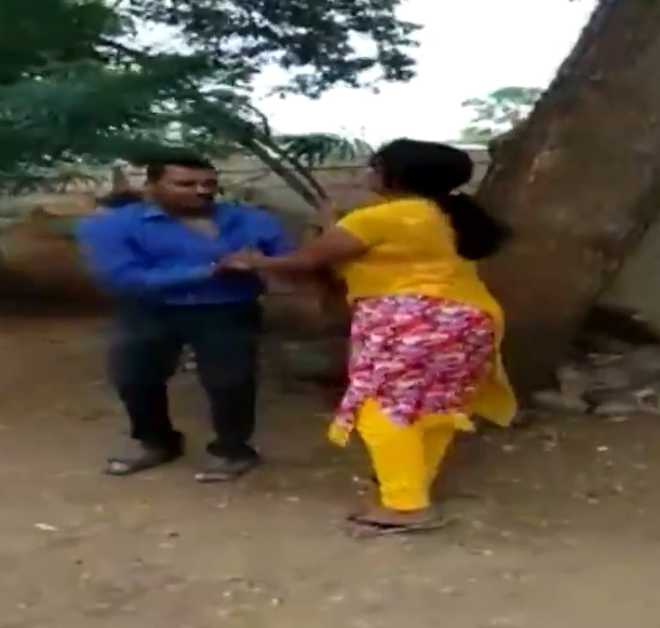 Woman thrashes bank manager for allegedly seeking sexual favours