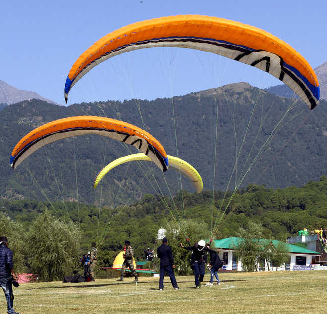 Naik Ashish Kumar wins paragliding competition The Tribune India
