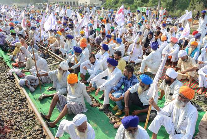 Farmers hold rail-roko agitation; few passenger trains cancelled