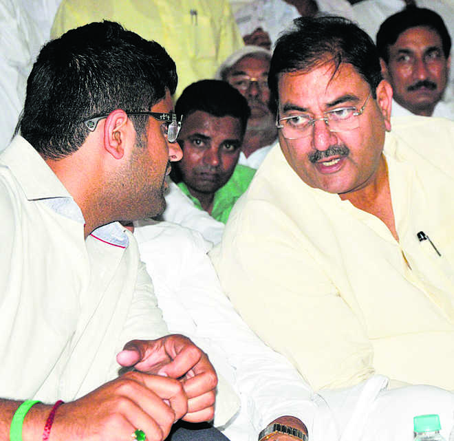 INLD close to split, Chautala vows to act against Dushyant