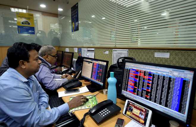 Sensex plummets 464 pts on liquidity concerns; RIL, NBFCs drag