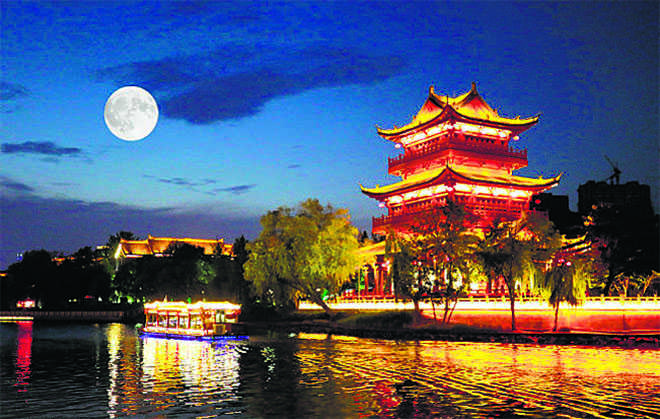 China plans to launch its own ‘artificial moon’ by 2020