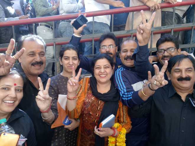 BJP front-runner in Jammu civic polls, Congress ahead in Valley