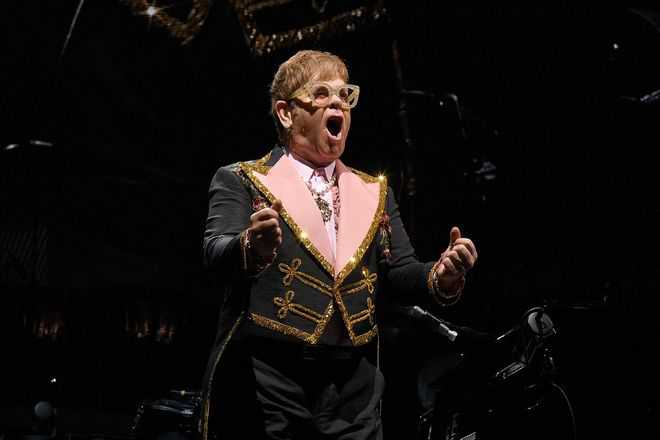 Elton John shines in farewell tour