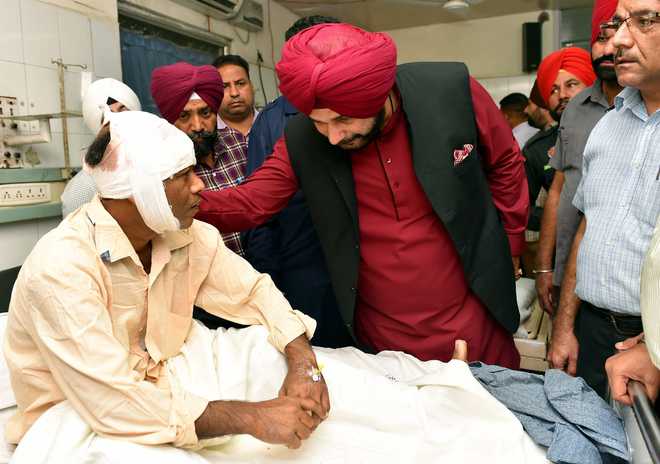 Sidhu targets Railways, asks why loco-pilot was given clean chit in 1 day