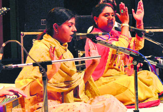 Nooran sisters leave audience spellbound at Harpal Tiwana centre