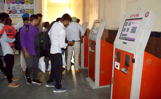 Ticket-vending machines of little use at rly station