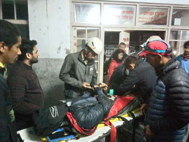 NRI dies after he crashes while paragliding in Mandi