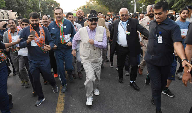 Governor flags off Run for Unity at Sukhna Lake