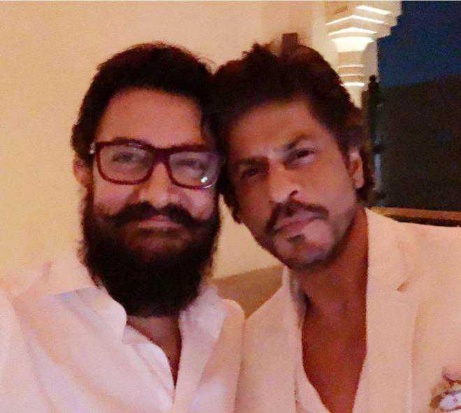 SRK has outdone himself in ''Zero'': Aamir Khan