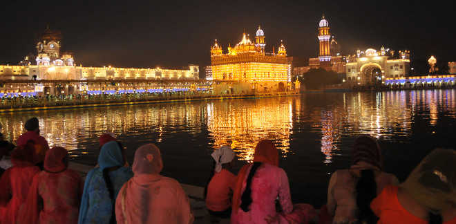Fireworks for only 10 min at Golden Temple today
