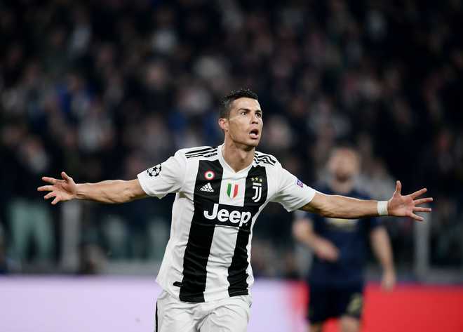 Ronaldo frustated as Juventus ‘gift’ Manchester United victory