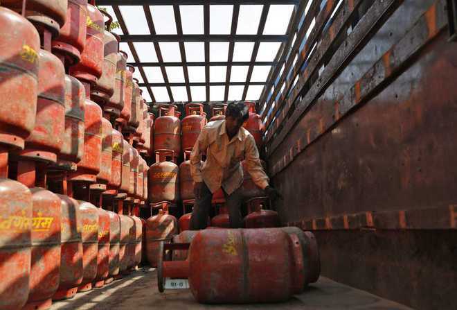 LPG price hiked by over Rs 2 after rise in dealers'' commission