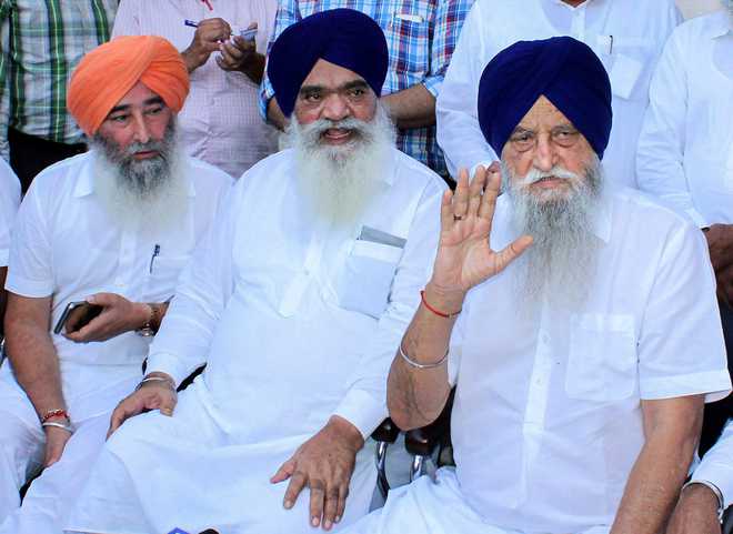 Akali Dal expels MP Brahmpura, Ajnala, their sons from party