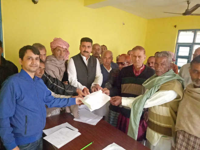 Defying threats, 20k file papers for three phases of rural poll