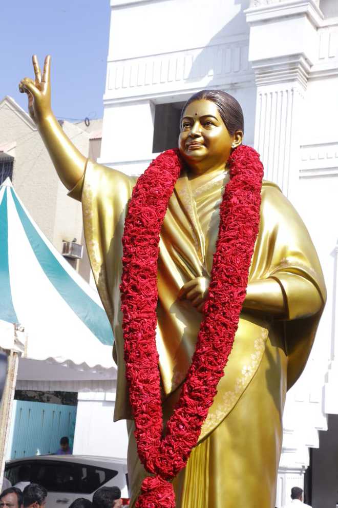 AIADMK unveils new statue of Jayalalithaa at party HQ in Chennai