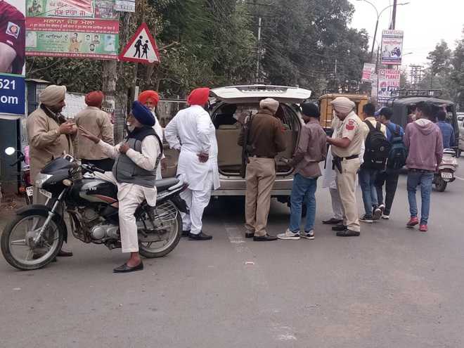 Innova snatched at gunpoint in Pathankot, police on alert