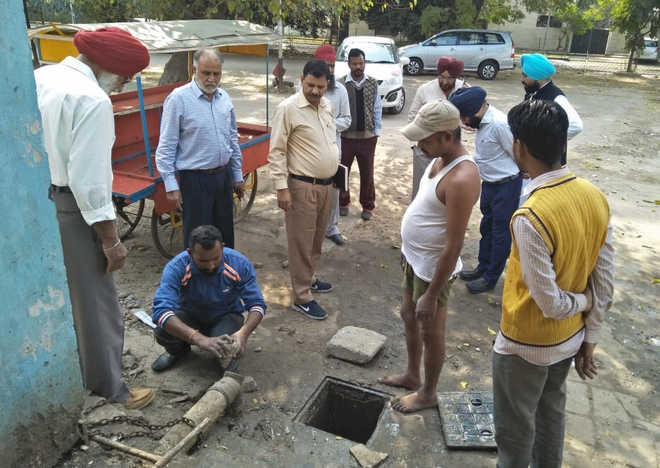 Illegal sewerage connections of 5 booths snapped in Mohali