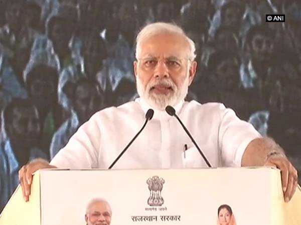 Narendra Modi dares Congress to make ‘outsider’ party president