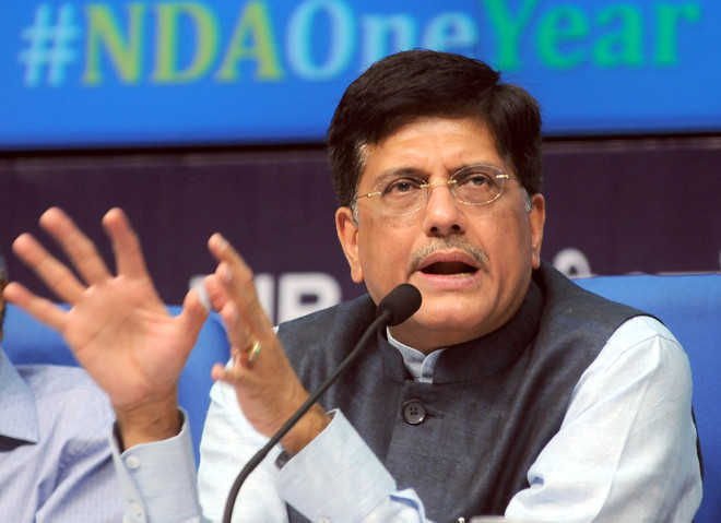 Rly staff force Goyal to leave function