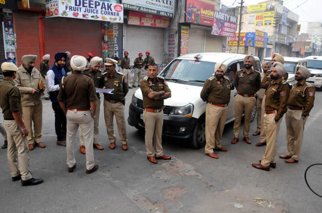 Early morning police crackdown on PGs in city