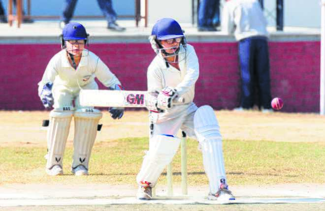Shonit, Yaanis score 50s, guide Learning Paths to victory