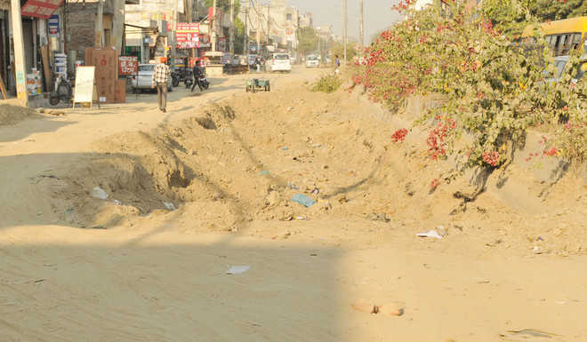 Dug-up roads pose threat to commuters’ lives