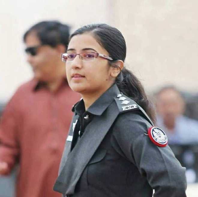 This brave Pak woman officer stopped terrorists from reaching Chinese consulate staff