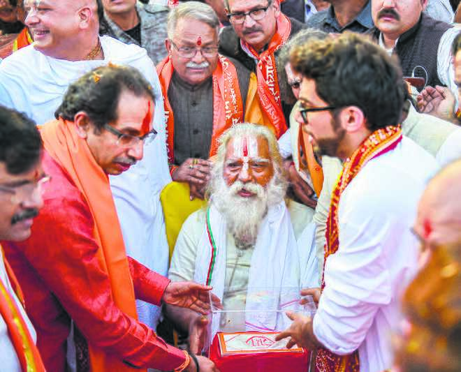Give date for Ram temple construction: Thackeray in Ayodhya