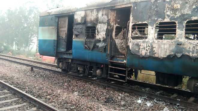 Fire breaks out in coach of Kalka-Howrah train; no casualties