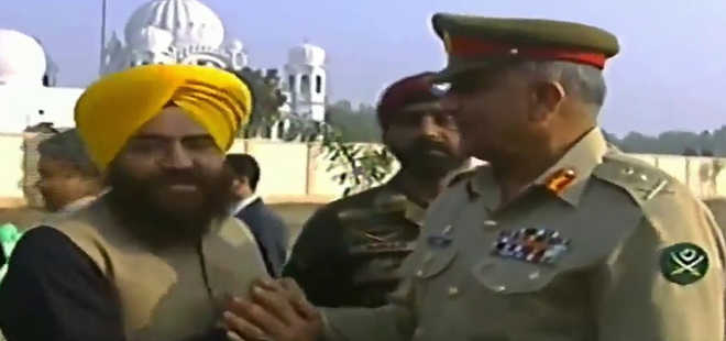 Pro-Khalistan leader seen shaking hands with Pak Army chief