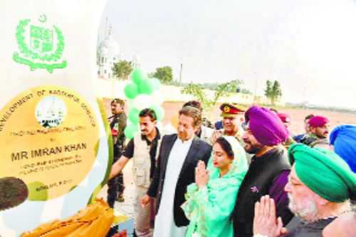 Army with me on India ties: Imran Khan
