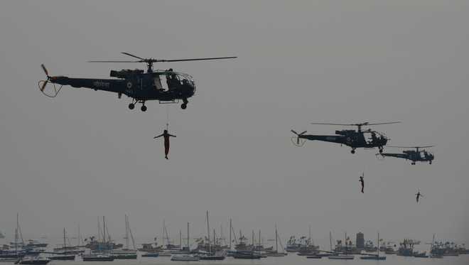Indian fleet draw appreciation on Navy Day